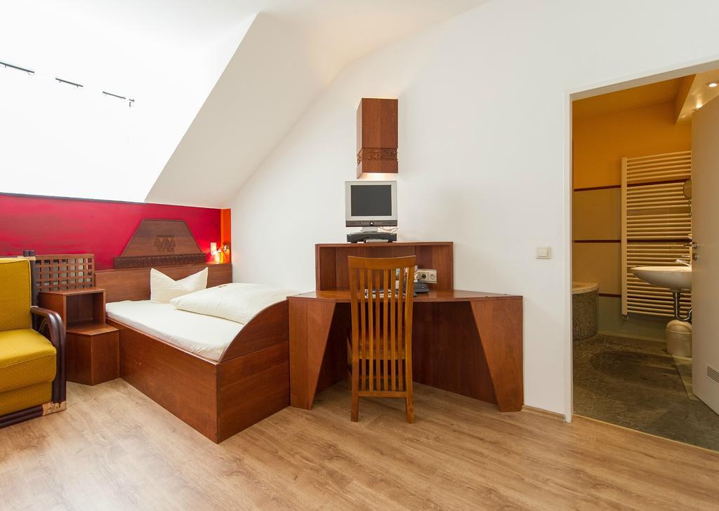 Hotel Monpti Heidelberg Oda fotoğraf